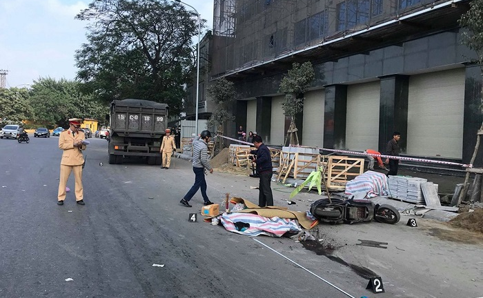 Bị trượt cát trên đoạn đường đang thi công, nữ sinh Hải Phòng tử nạn dưới bánh xe tải